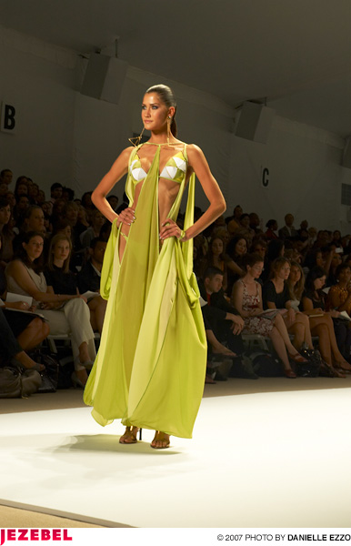 Illustration for article titled Gottex Spring/Summer '08 Show & Scene
